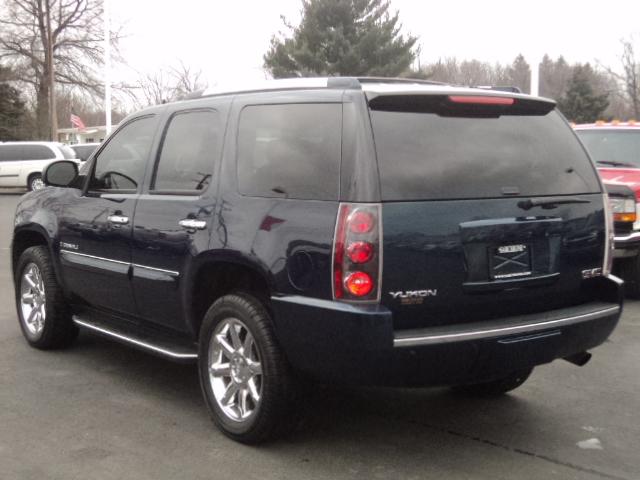 2007 GMC Yukon EX Sedan 4D