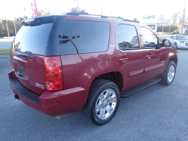 2007 GMC Yukon 4WD Crew Cab 6-3/4 Ft Box King Ranch