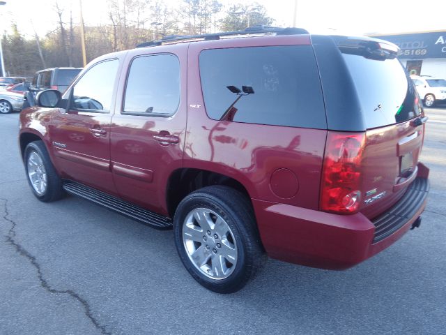 2007 GMC Yukon 4WD Crew Cab 6-3/4 Ft Box King Ranch