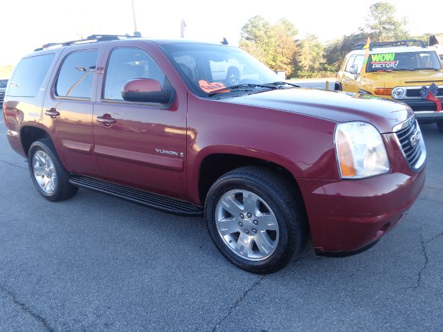 2007 GMC Yukon 4WD Crew Cab 6-3/4 Ft Box King Ranch