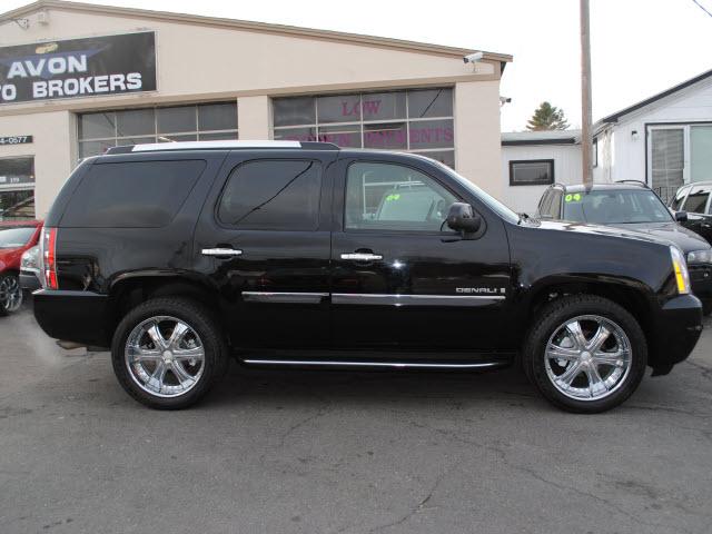 2007 GMC Yukon EX Sedan 4D