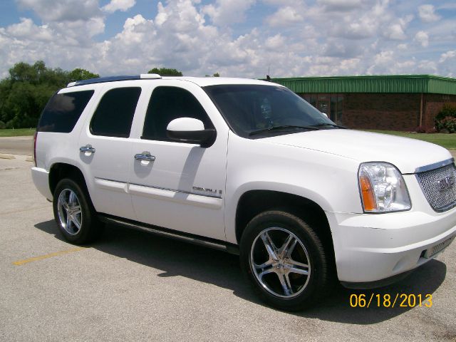 2007 GMC Yukon EX - DUAL Power Doors