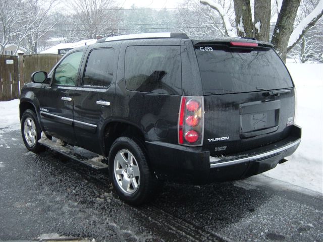 2007 GMC Yukon EX - DUAL Power Doors