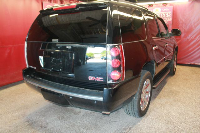 2007 GMC Yukon EX - DUAL Power Doors