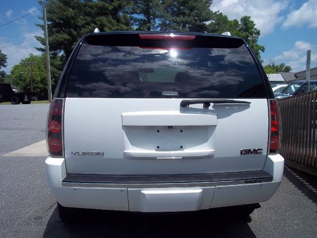 2007 GMC Yukon EX - DUAL Power Doors