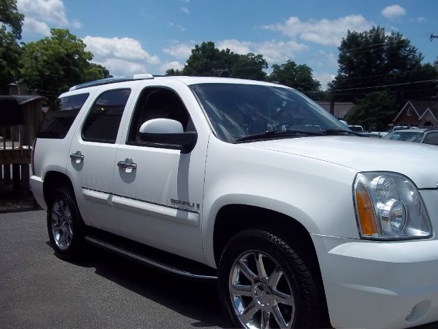 2007 GMC Yukon EX - DUAL Power Doors