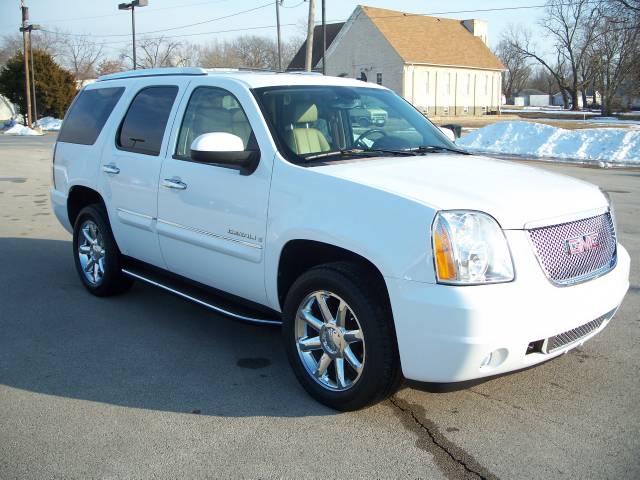 2007 GMC Yukon EX Sedan 4D