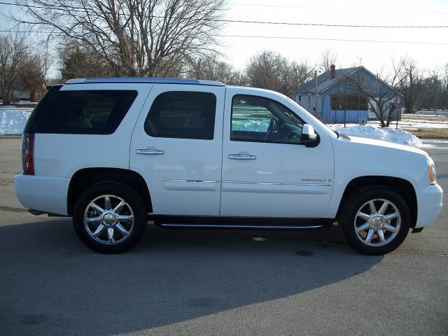 2007 GMC Yukon EX Sedan 4D