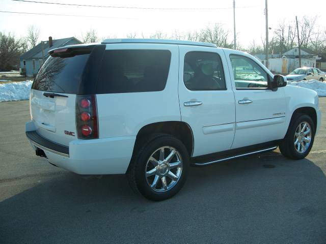 2007 GMC Yukon EX Sedan 4D