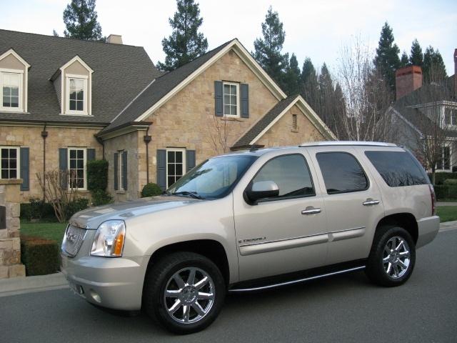 2007 GMC Yukon EX Sedan 4D