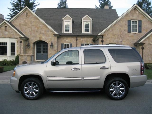 2007 GMC Yukon EX Sedan 4D