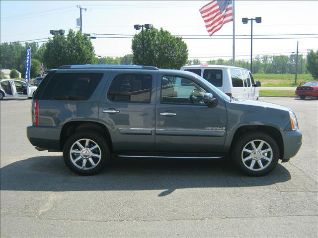 2008 GMC Yukon EX Sedan 4D