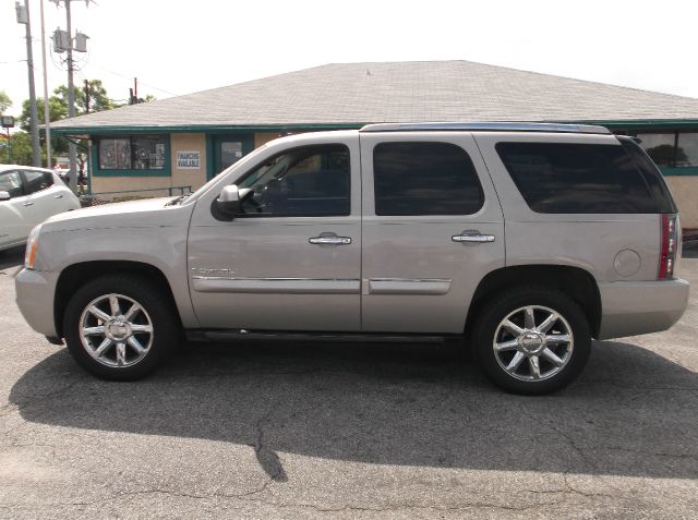 2008 GMC Yukon EX - DUAL Power Doors