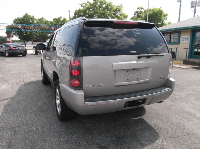 2008 GMC Yukon EX - DUAL Power Doors