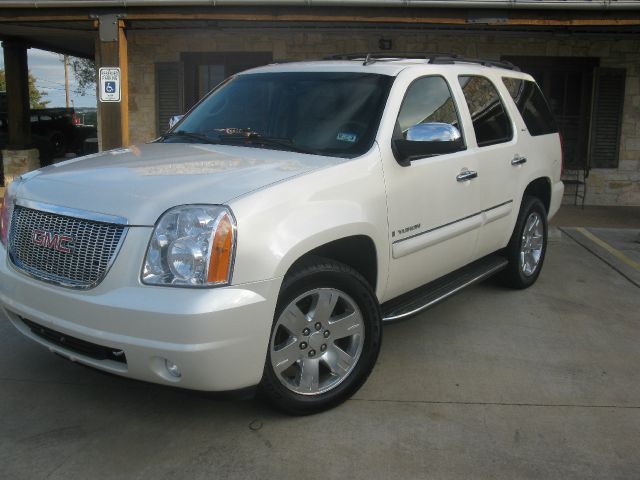 2008 GMC Yukon 4WD Crew Cab 6-3/4 Ft Box King Ranch