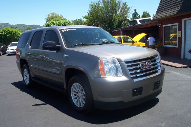 2008 GMC Yukon 4DR SDN I4 EX AT