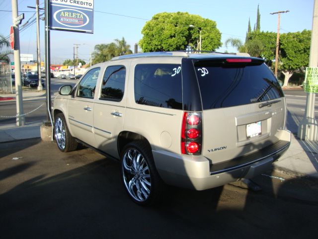 2008 GMC Yukon EX - DUAL Power Doors