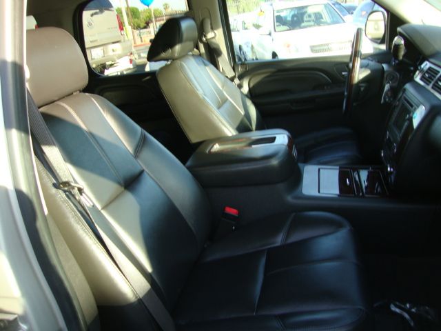 2008 GMC Yukon EX - DUAL Power Doors