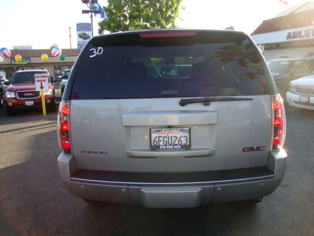 2008 GMC Yukon EX - DUAL Power Doors