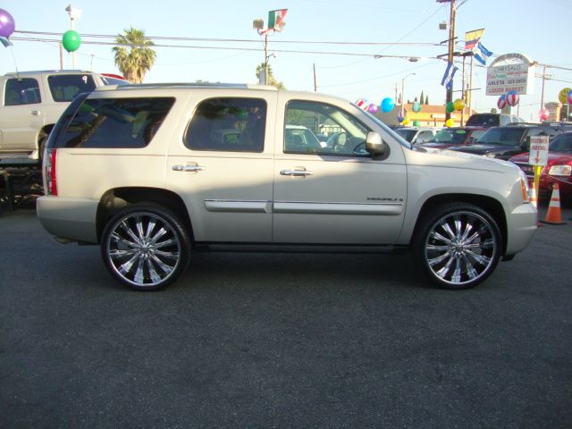 2008 GMC Yukon EX - DUAL Power Doors