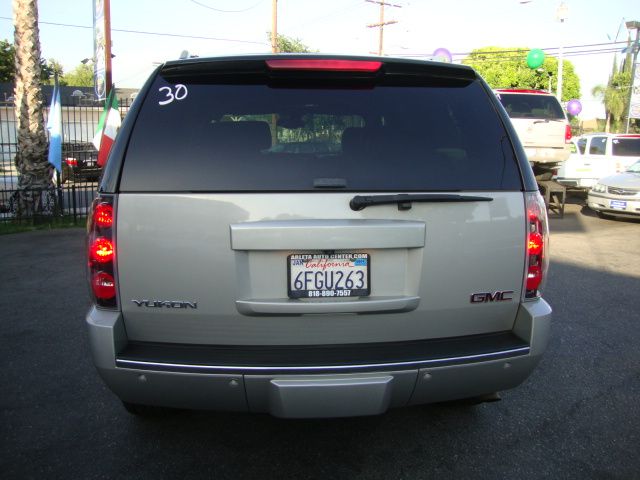 2008 GMC Yukon EX - DUAL Power Doors