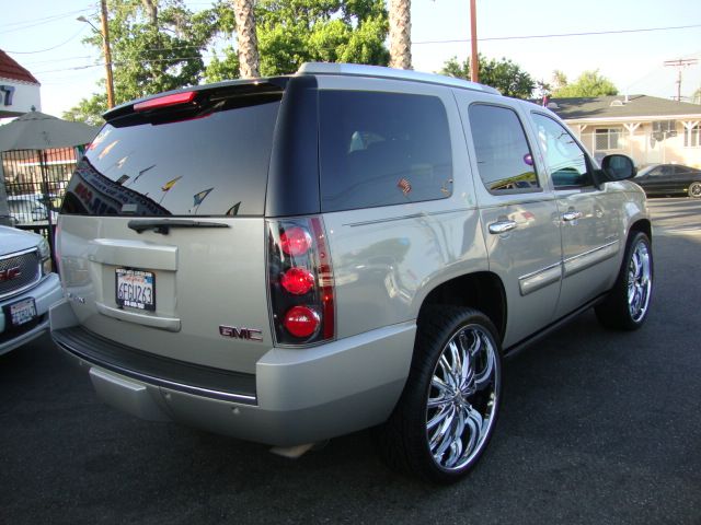 2008 GMC Yukon EX - DUAL Power Doors