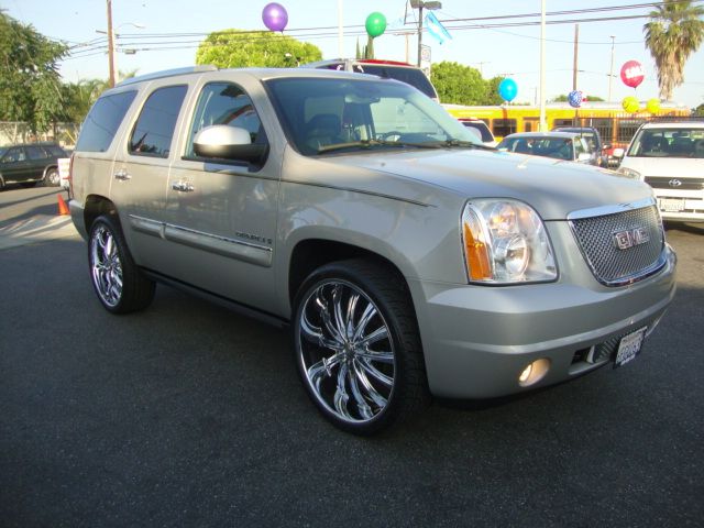 2008 GMC Yukon EX - DUAL Power Doors