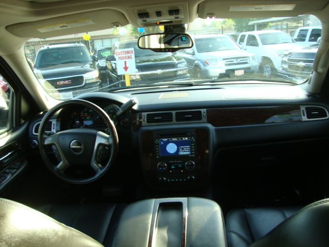 2008 GMC Yukon EX - DUAL Power Doors