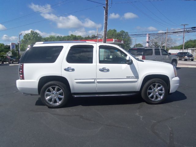 2008 GMC Yukon EX - DUAL Power Doors