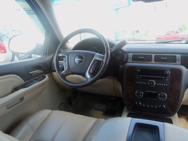 2008 GMC Yukon EX - DUAL Power Doors