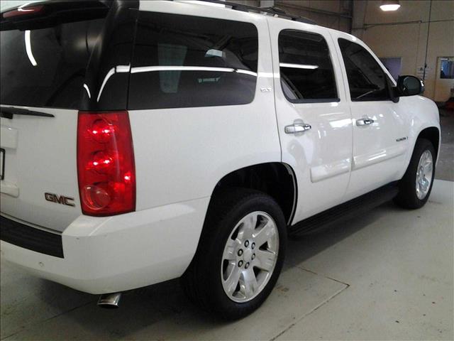 2008 GMC Yukon GLS 4 Door Sedan