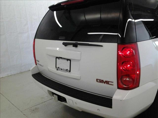 2008 GMC Yukon GLS 4 Door Sedan