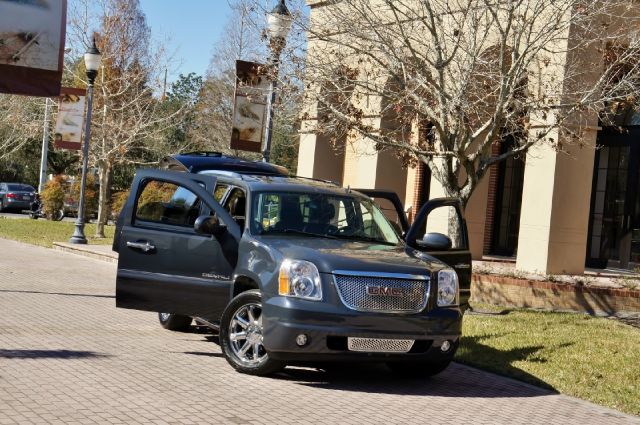 2008 GMC Yukon EX Sedan 4D