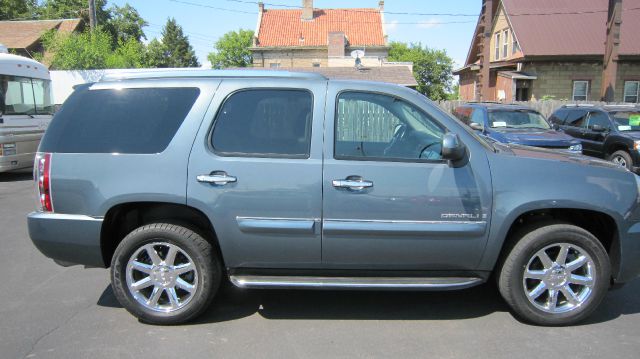 2008 GMC Yukon EX - DUAL Power Doors