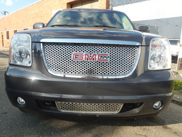 2008 GMC Yukon EX - DUAL Power Doors