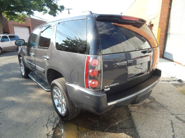 2008 GMC Yukon EX - DUAL Power Doors