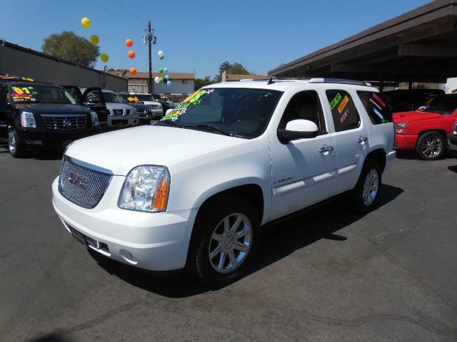 2008 GMC Yukon EX - DUAL Power Doors