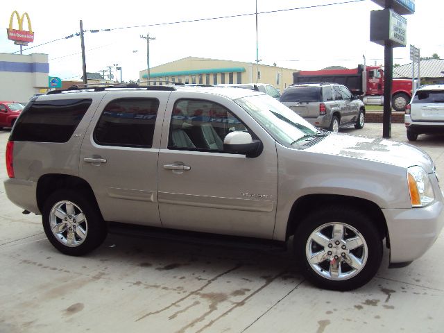 2009 GMC Yukon 4.2L LTHR Hseats XM