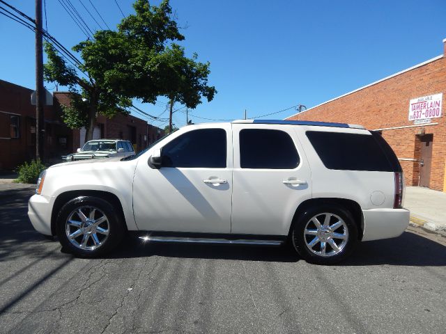 2009 GMC Yukon Ram 3500 Diesel 2-WD