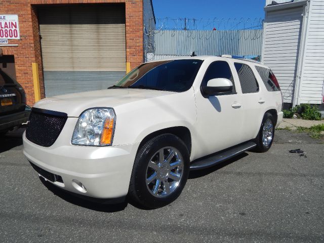 2009 GMC Yukon Ram 3500 Diesel 2-WD