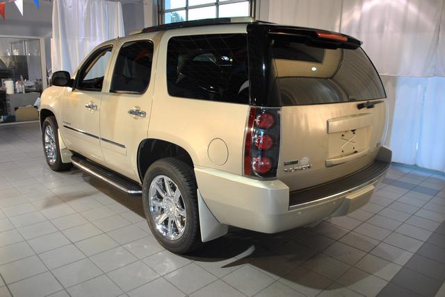 2010 GMC Yukon EX Sedan 4D