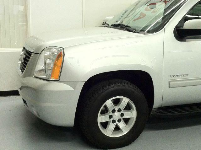 2010 GMC Yukon 4dr Sdn AWD Auto W/leather