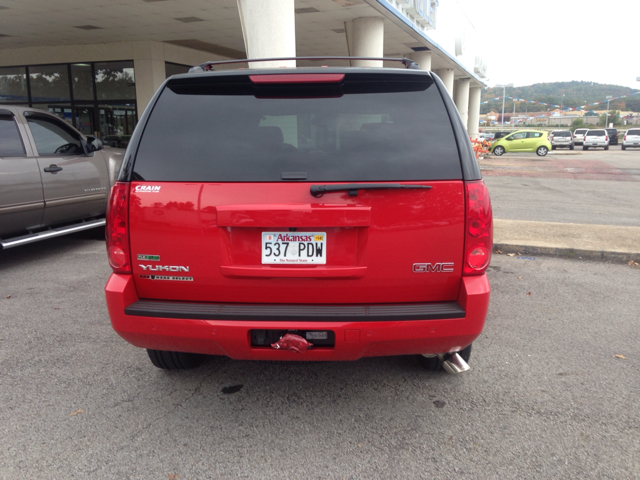 2010 GMC Yukon Vanden Plas Sedan 4D