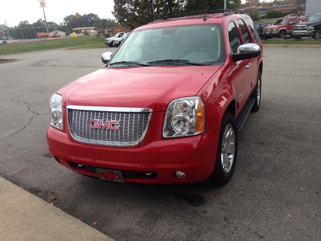 2010 GMC Yukon Vanden Plas Sedan 4D