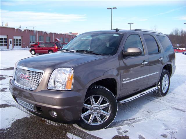 2011 GMC Yukon EX Sedan 4D