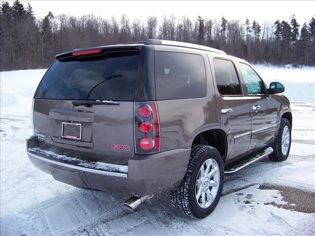 2011 GMC Yukon EX Sedan 4D