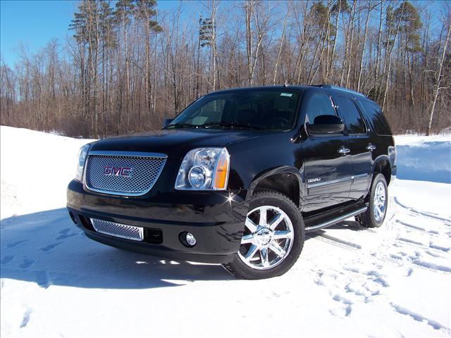 2011 GMC Yukon EX Sedan 4D