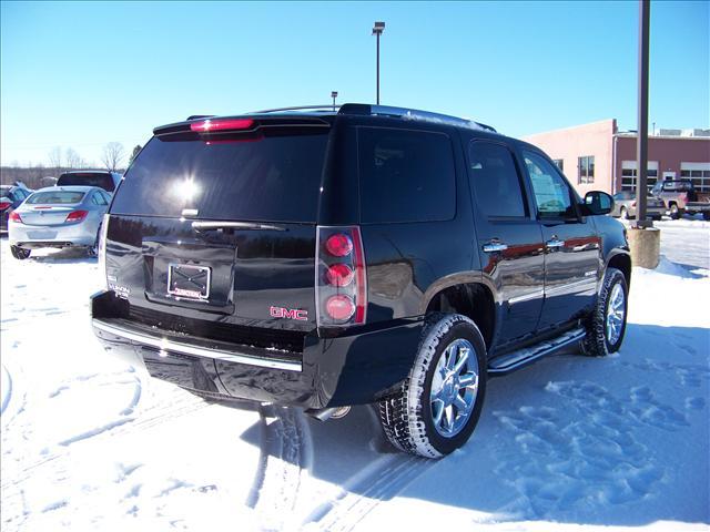 2011 GMC Yukon EX Sedan 4D