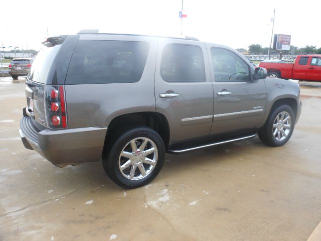 2011 GMC Yukon Ram 3500 Diesel 2-WD