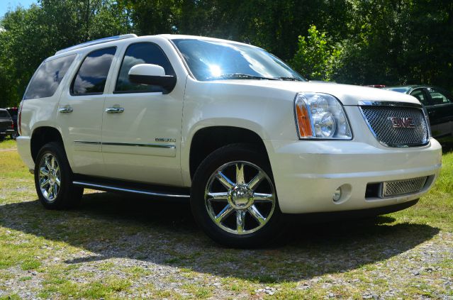 2011 GMC Yukon Ram 3500 Diesel 2-WD